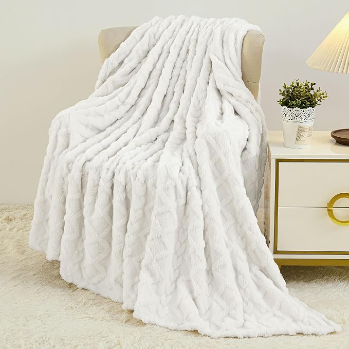 Aganear Blanket King Size - Lightweight Portable Fuzzy Cozy Soft Blankets for Couch, Sofa, Bed, Breathable and Skin-Friendly for All Season Accessories(108"x90", White)